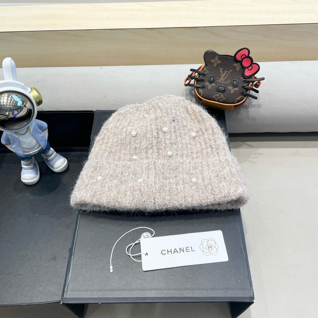 CHANEL BEANIE HAT IN KHAKI BROWN WOOL 430084