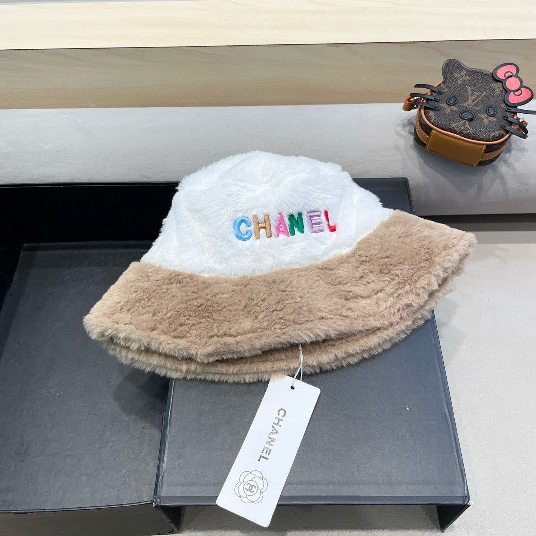 CHANEL BUCKET HAT IN WHITE MIX CAMEL BEIGE LAMB FUR 430219
