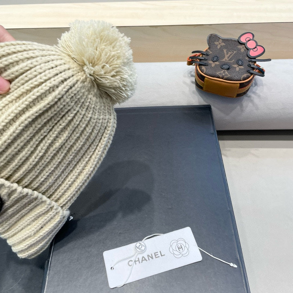 CHANEL KNIT BEANIE HAT IN BEIGE WOOL 430242