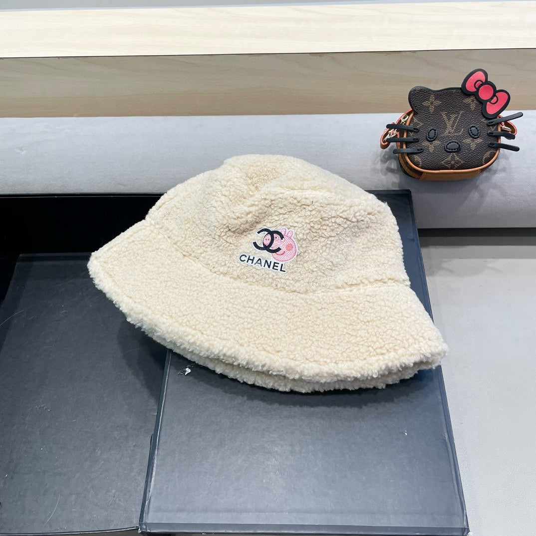 CHANEL BUCKET HAT IN BEIGE LAMB WOOL 430249