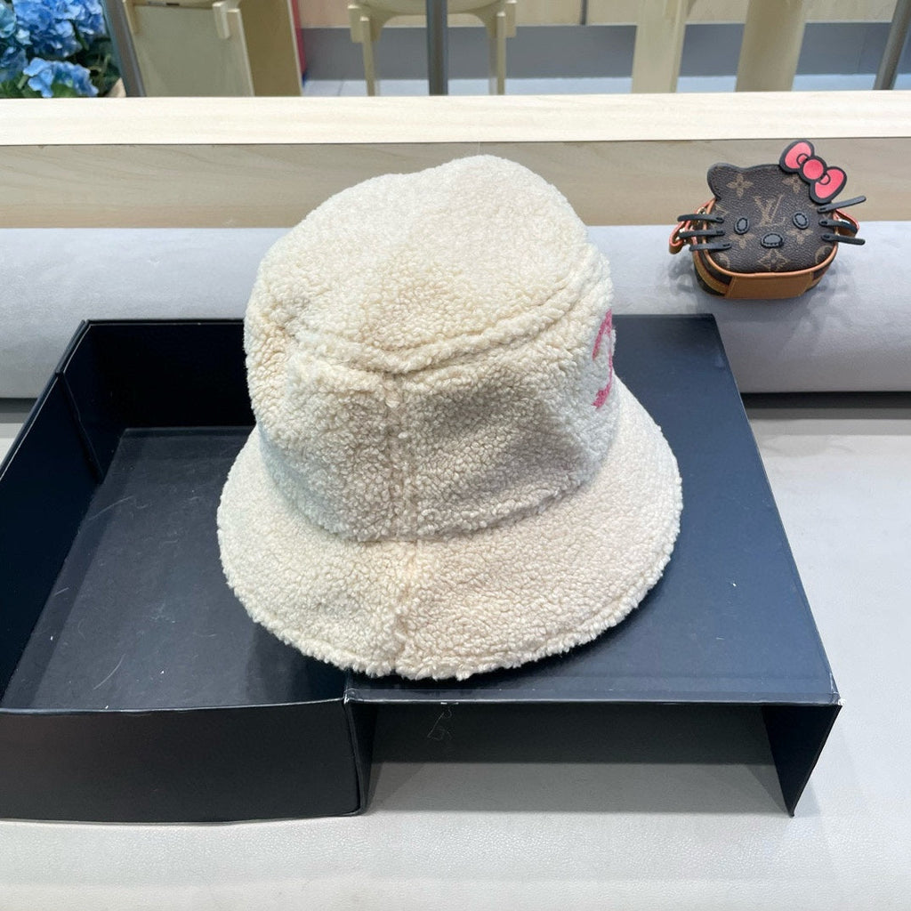 CHANEL BUCKET HAT IN BEIGE LAMB WOOL 430249