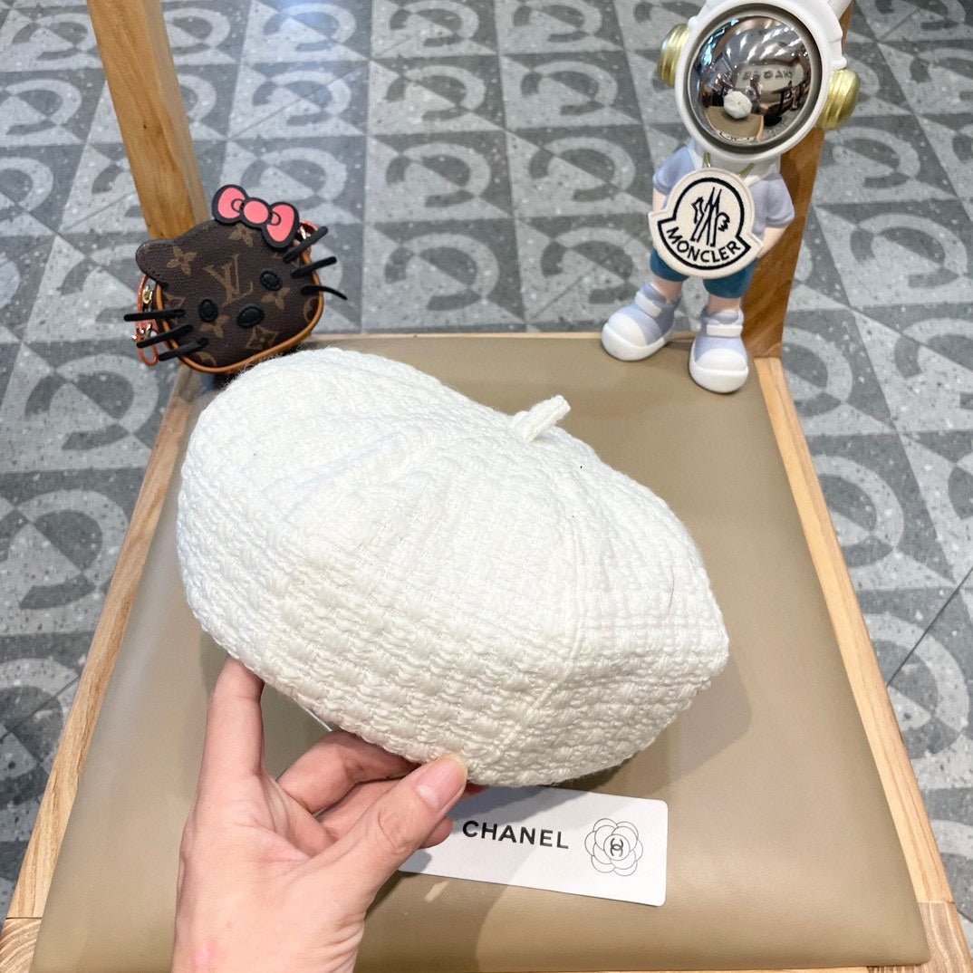 CHANEL BERET HAT WHITE 431753