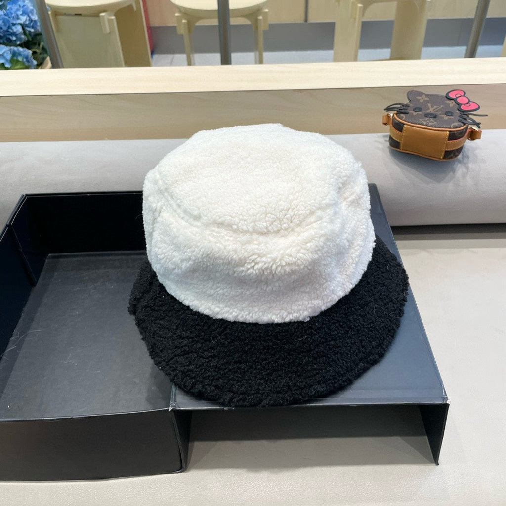 CHANEL BUCKET HAT IN BLACK MIX WHITE LAMB WOOL 431621
