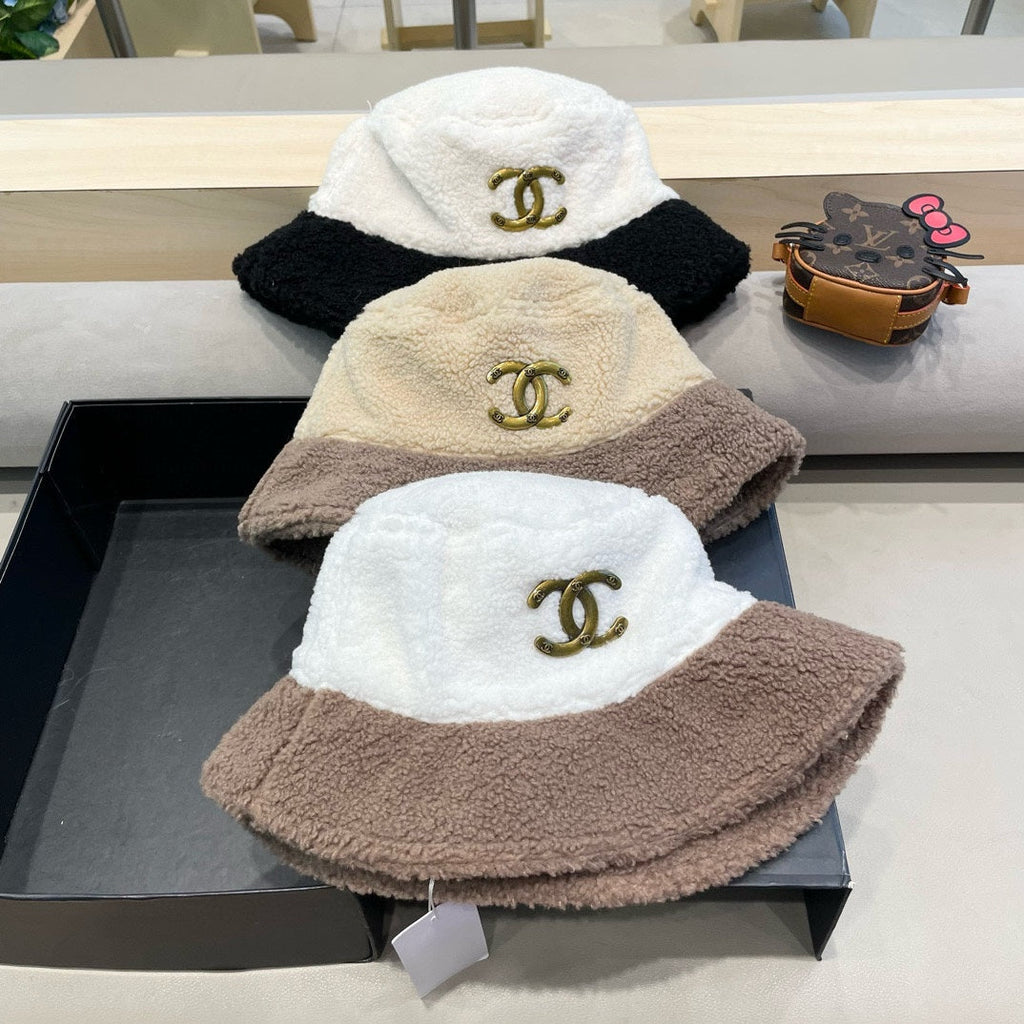 CHANEL BUCKET HAT IN WHITE MIX MEDIUM BROWN LAMB WOOL 431622