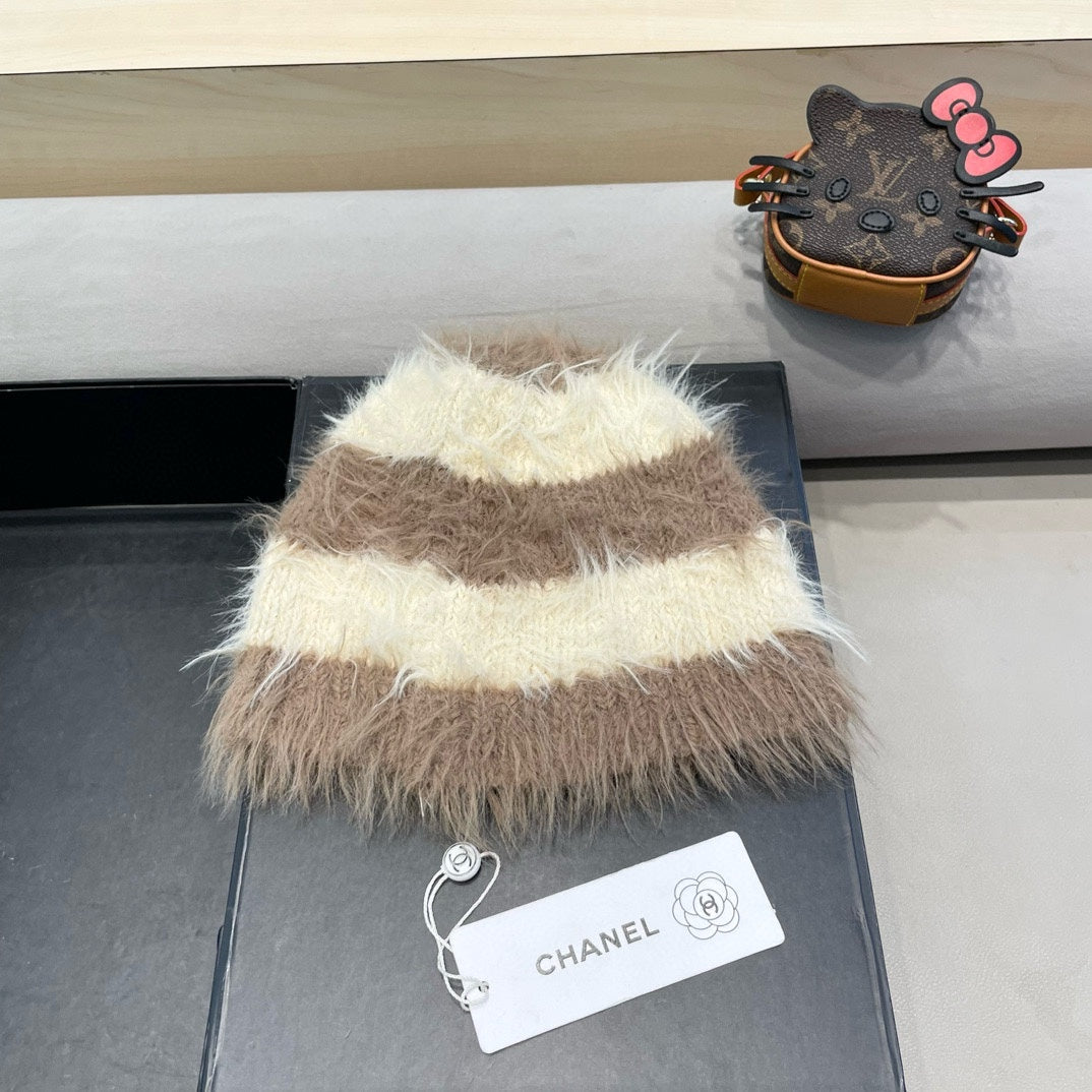 CHANEL BUCKET HAT IN BEIGE MIX CAMEL BROWN PLUSH AND WOOL 433425