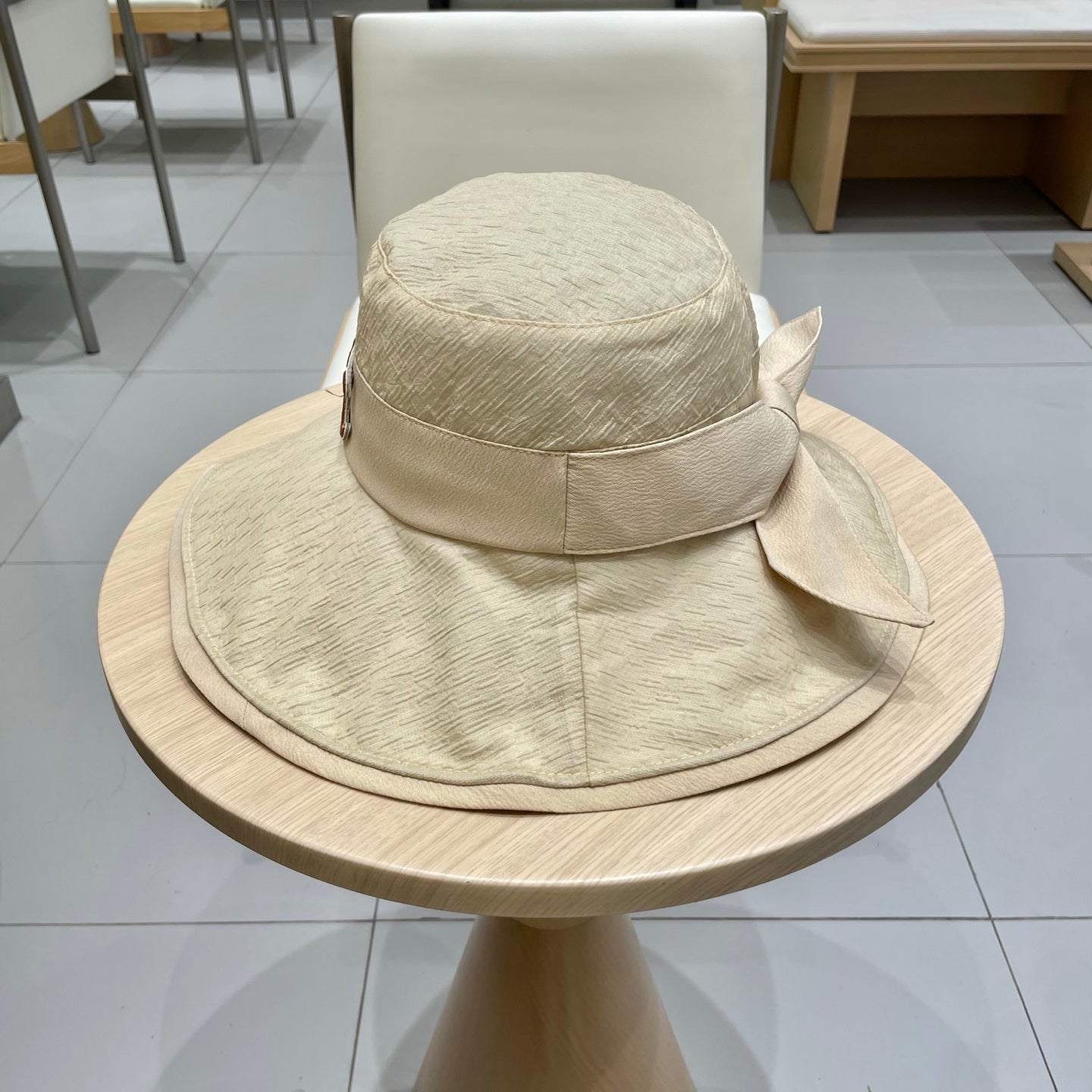 CELINE BUCKET HAT MODEL 650698 IN BEIGE FABRIC