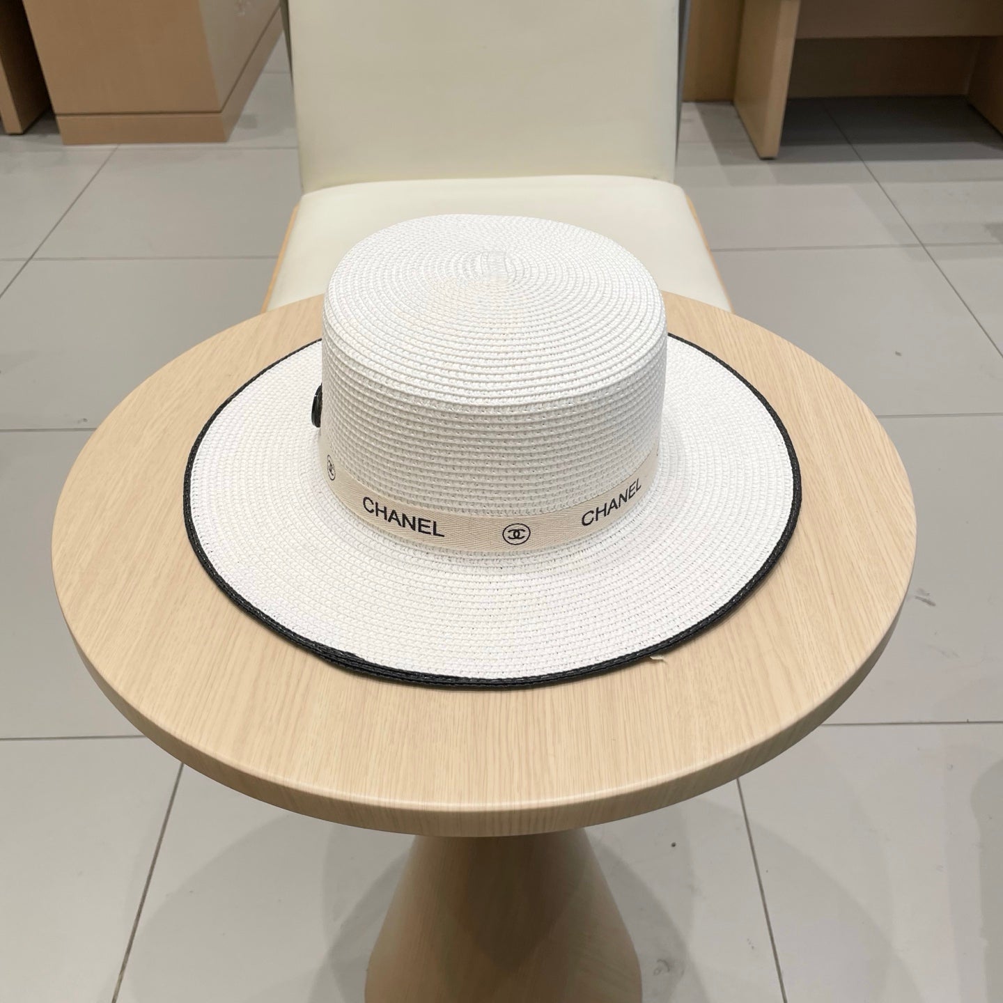 CHANEL FLAT STRAW HAT WHITE 672721
