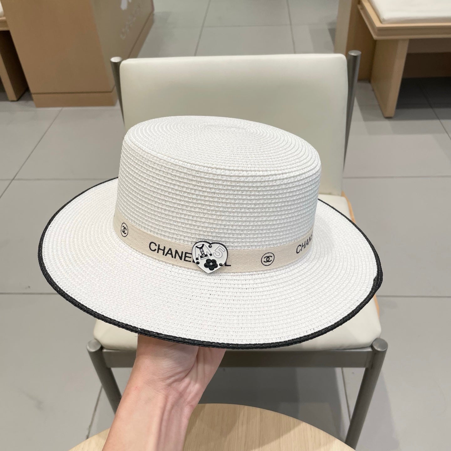 CHANEL FLAT STRAW HAT WHITE 672721