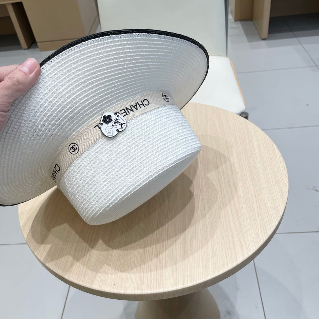 CHANEL FLAT STRAW HAT WHITE 672721