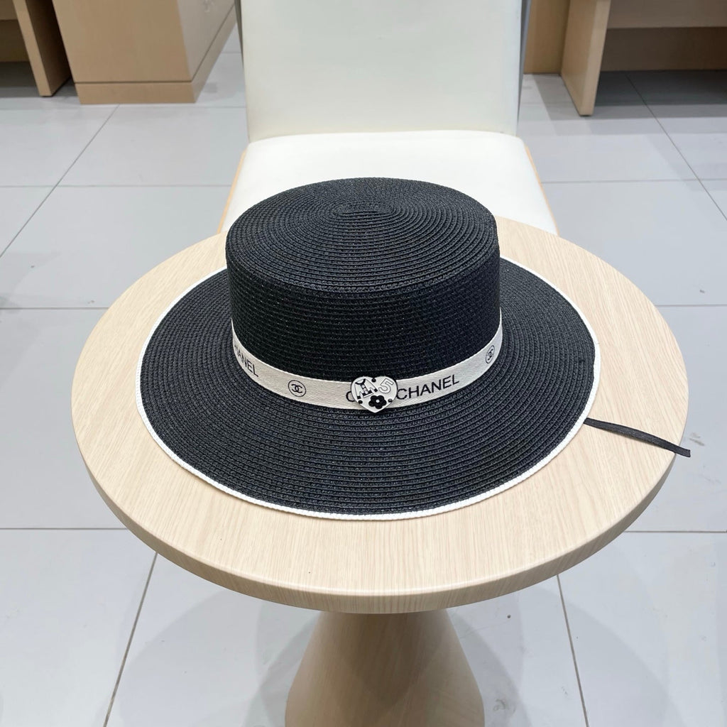 CHANEL FLAT STRAW HAT BLACK 672722