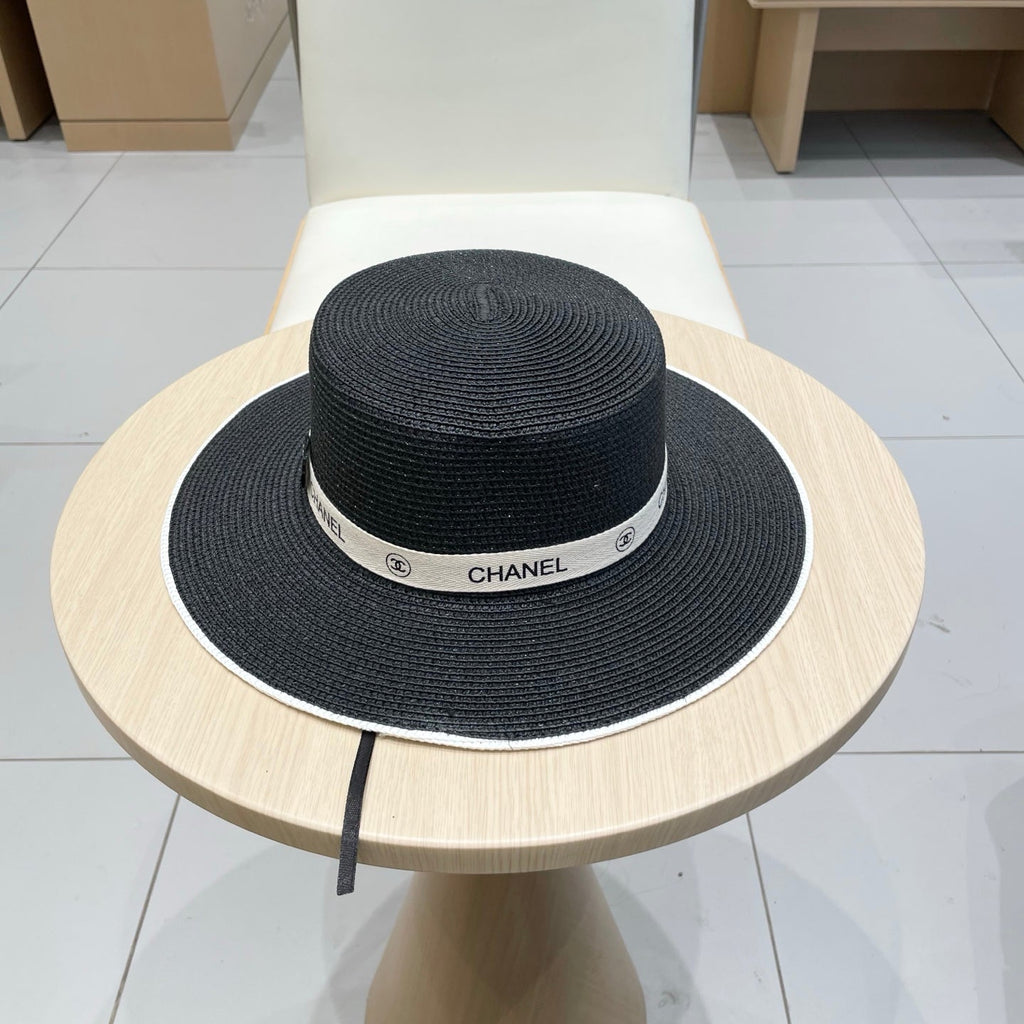 CHANEL FLAT STRAW HAT BLACK 672722