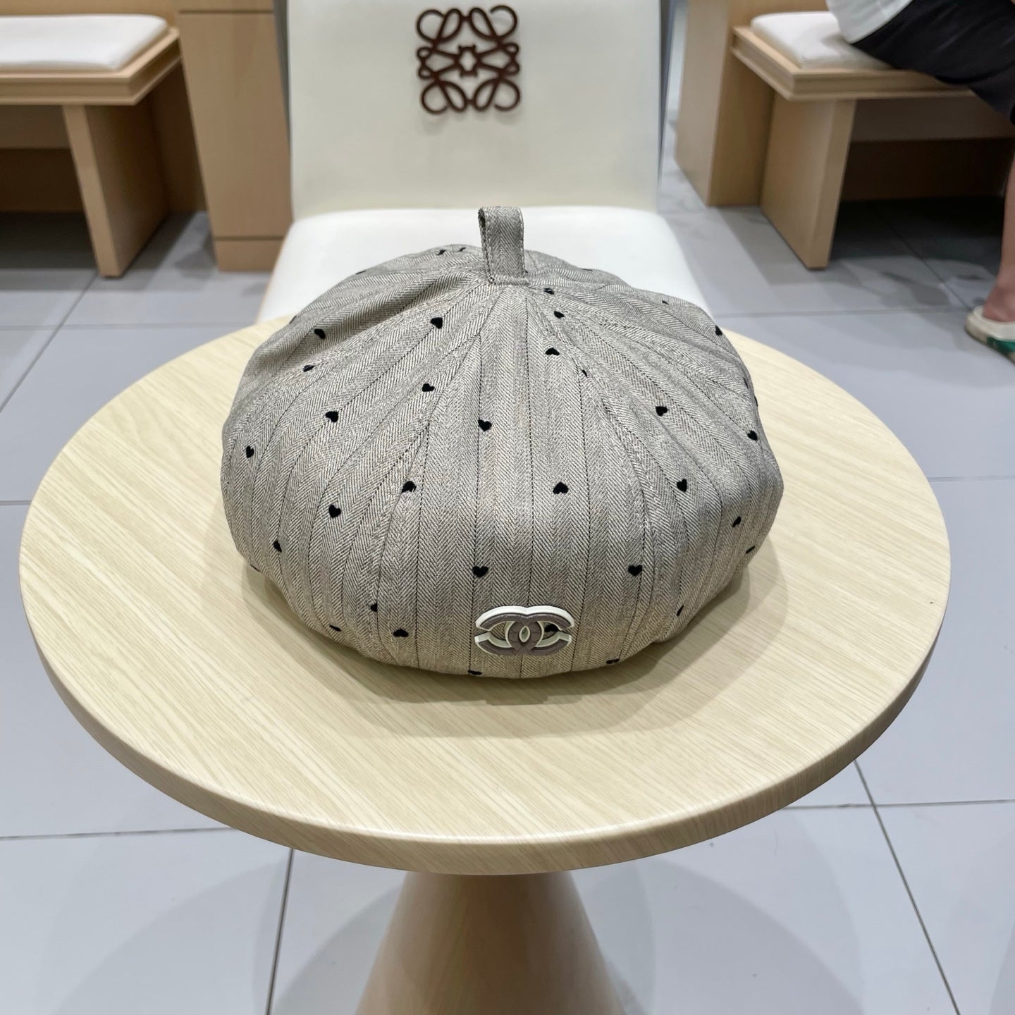 CHANEL BERET HAT POLKA DOT GREIGE 672670