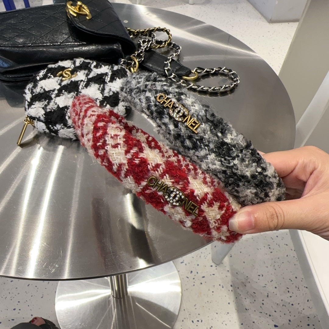 CHANEL CHERRY RED MIX WHITE WOOL HAIRBAND 412546