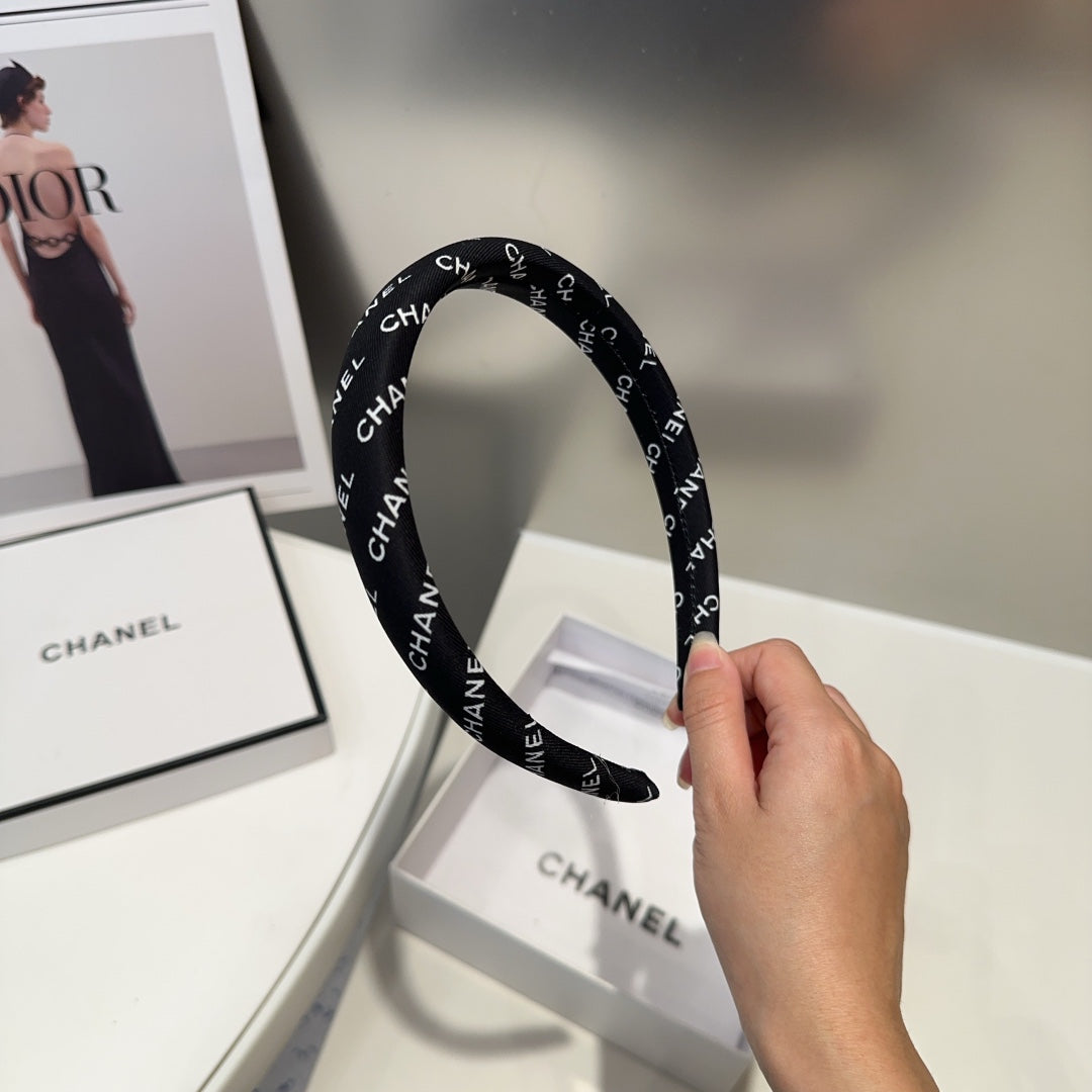 CHANEL BLACK MIX WHITE FABRIC HAIRBAND 425530