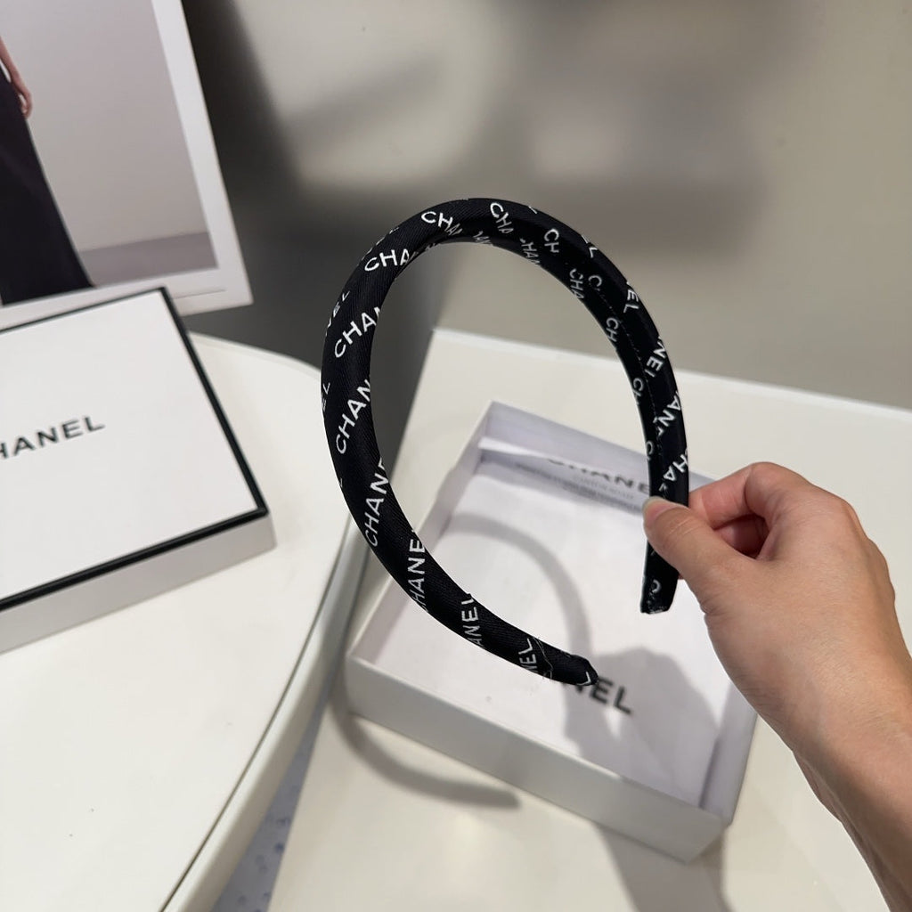 CHANEL BLACK MIX WHITE FABRIC HAIRBAND 425530