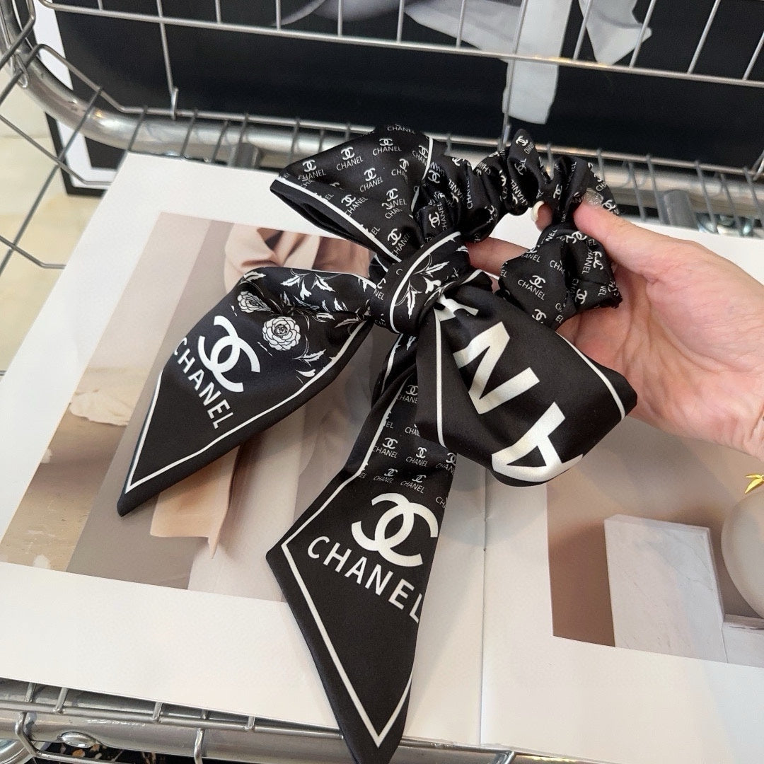CHANEL BLACK WRINKLED SILK SCRUNCHIE 432869