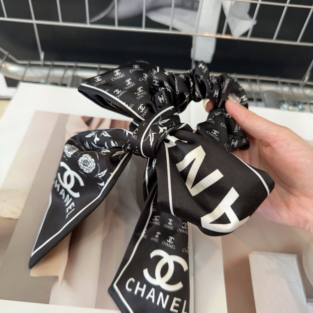 CHANEL BLACK WRINKLED SILK SCRUNCHIE 432869
