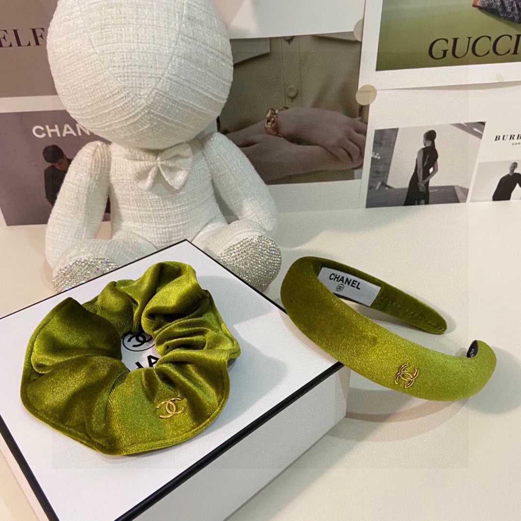 CHANEL OLIVE GREEN VELVET HAIRBAND 124629