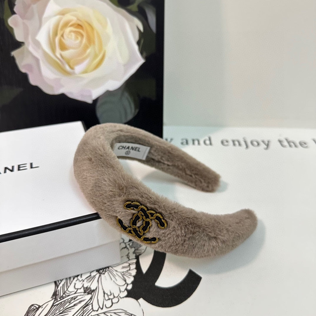 CHANEL MEDIUM BROWN SHEARLING HEADBAND 151381