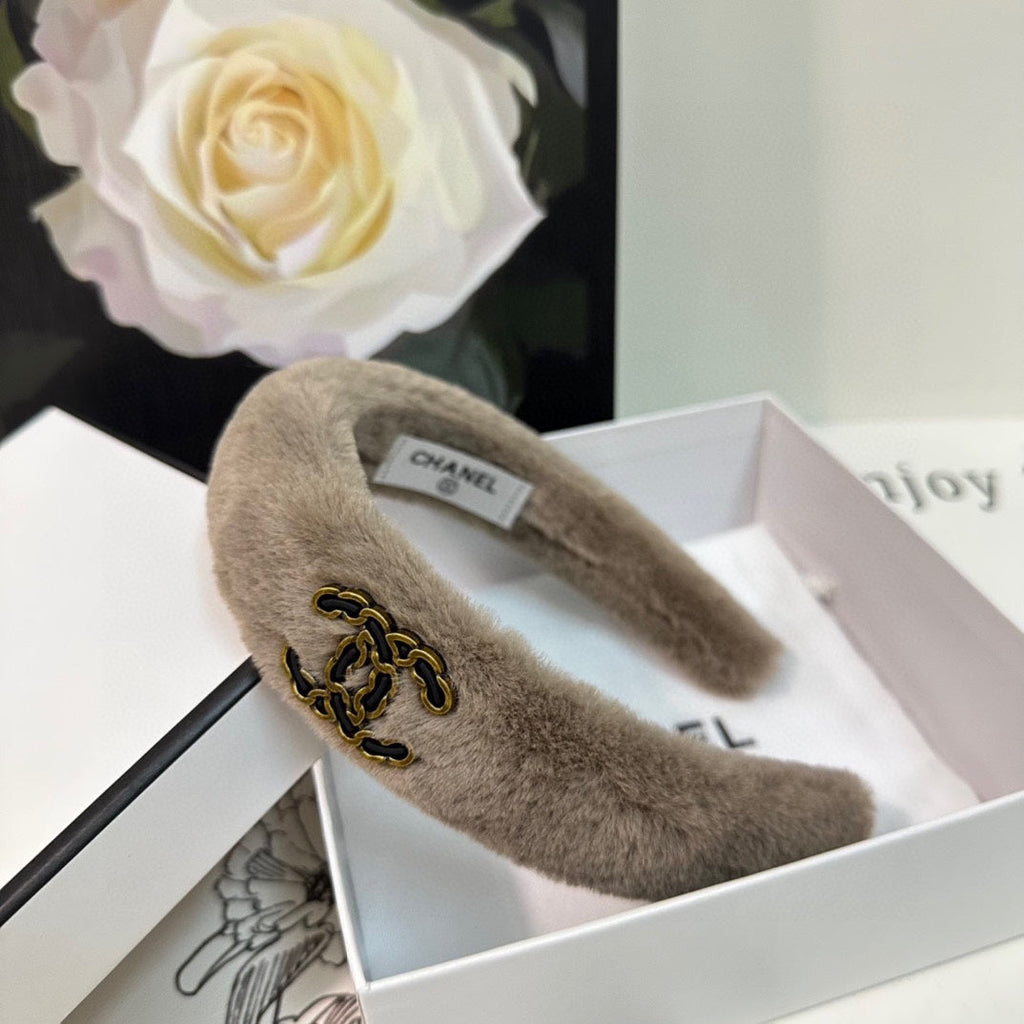 CHANEL MEDIUM BROWN SHEARLING HEADBAND 151381
