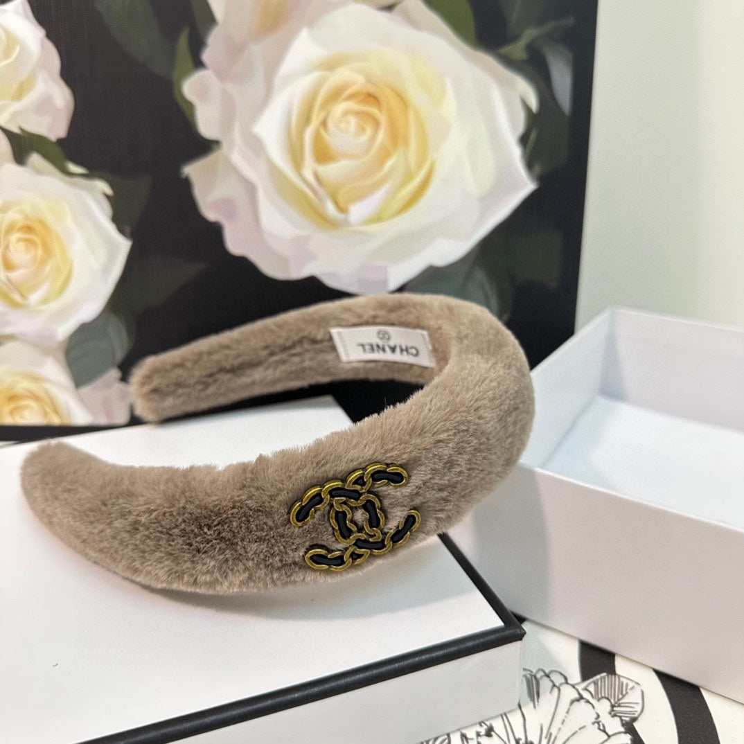 CHANEL MEDIUM BROWN SHEARLING HEADBAND 151381