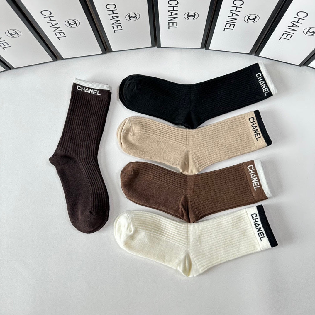 CHANEL CREW SOCKS 410988 ( 1 BOX )