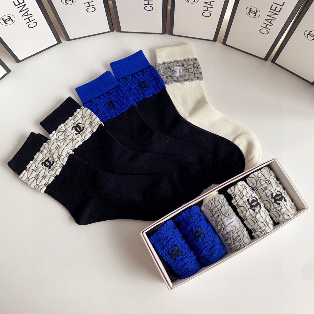 CHANEL CREW SOCKS 412593 ( 1 BOX )
