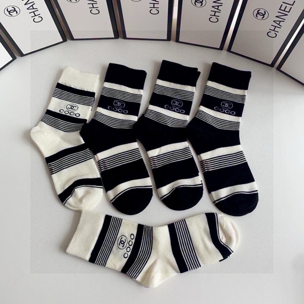 CHANEL CREW SOCKS 412600 ( 1 BOX )