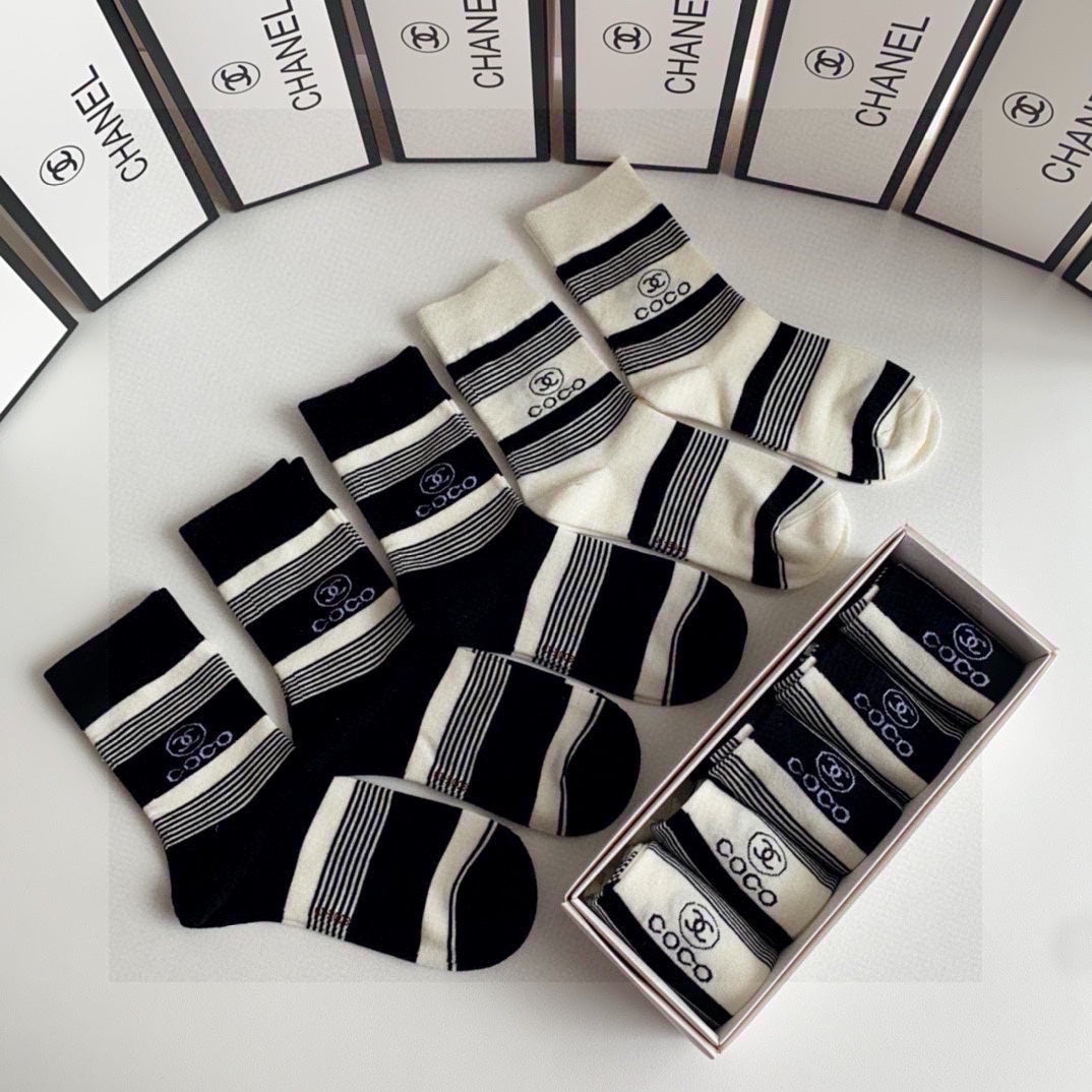 CHANEL CREW SOCKS 412600 ( 1 BOX )
