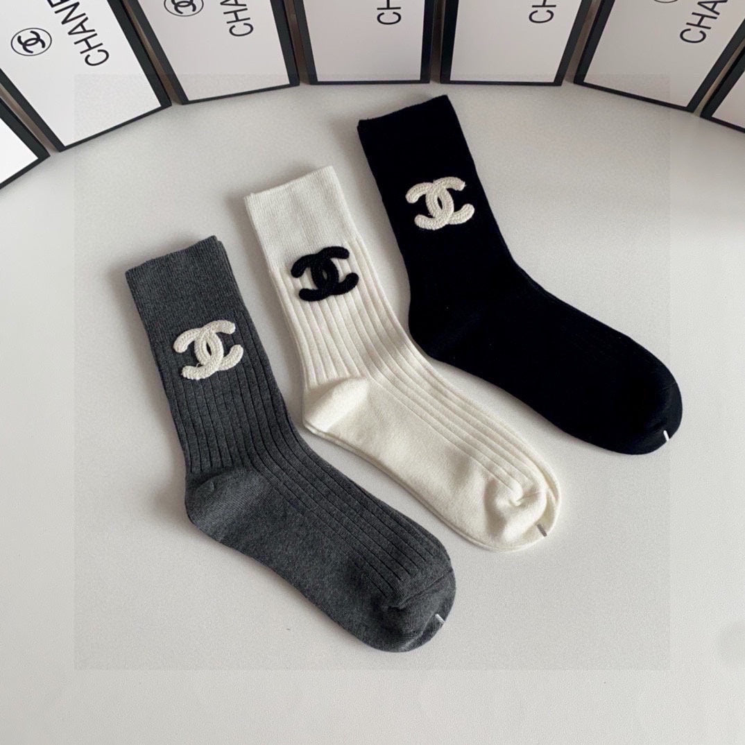 CHANEL CREW SOCKS 416105 ( 1 BOX )
