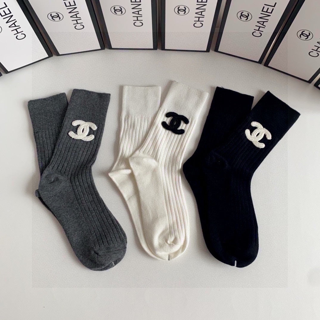 CHANEL CREW SOCKS 416105 ( 1 BOX )