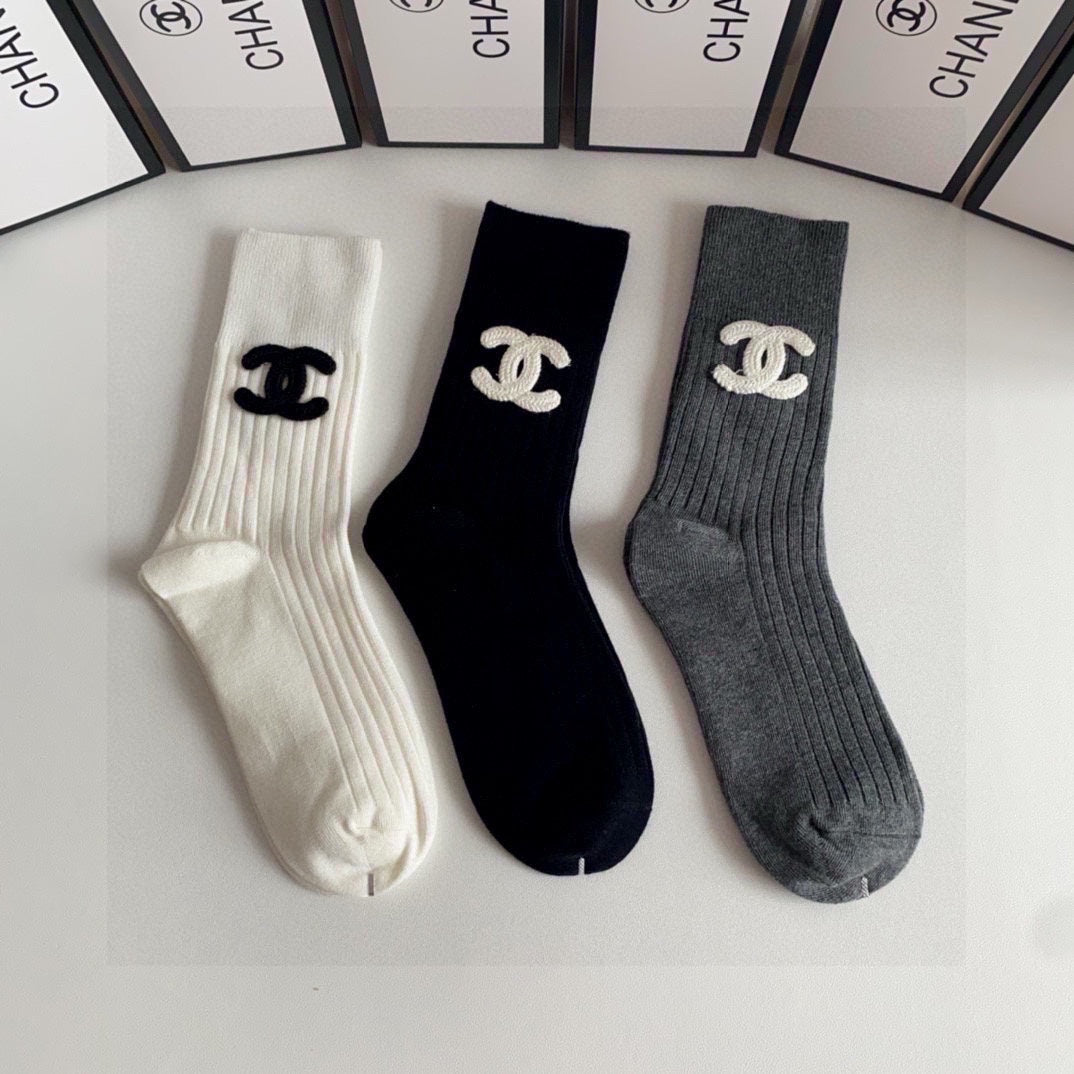 CHANEL CREW SOCKS 416105 ( 1 BOX )