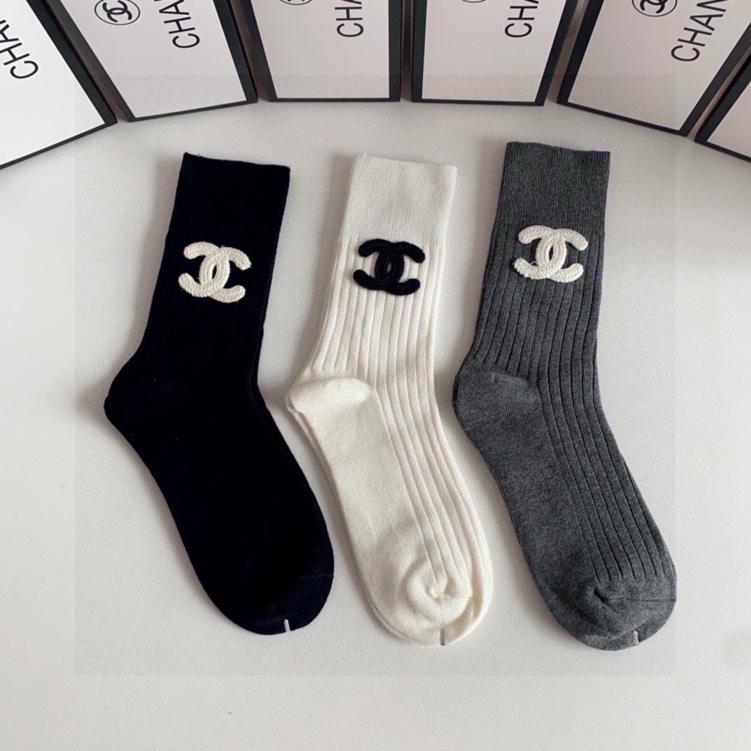 CHANEL CREW SOCKS 416105 ( 1 BOX )