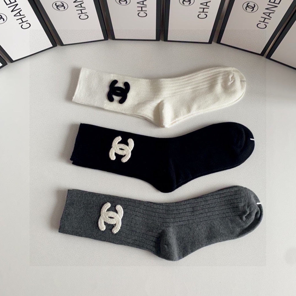 CHANEL CREW SOCKS 416105 ( 1 BOX )