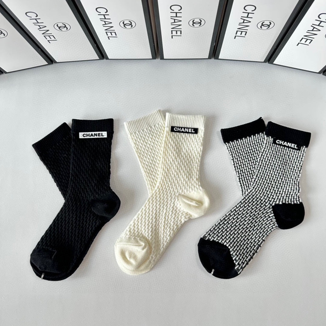 CHANEL CREW SOCKS 417465 ( 1 BOX )