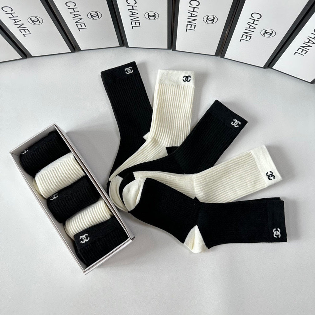 CHANEL CREW SOCKS 417477 ( 1 BOX )