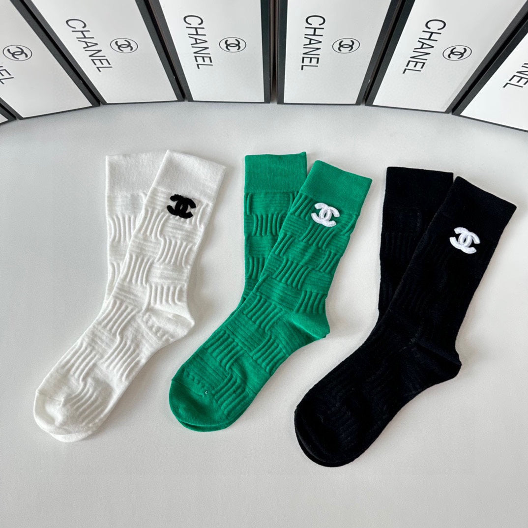CHANEL CREW SOCKS 417479 ( 1 BOX )