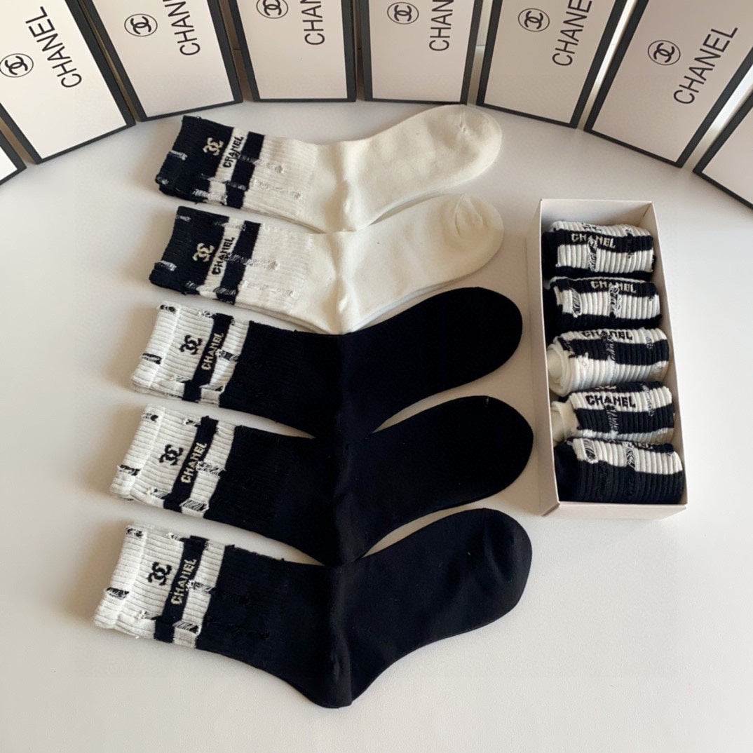 CHANEL CREW SOCKS 419054 (1 BOX )