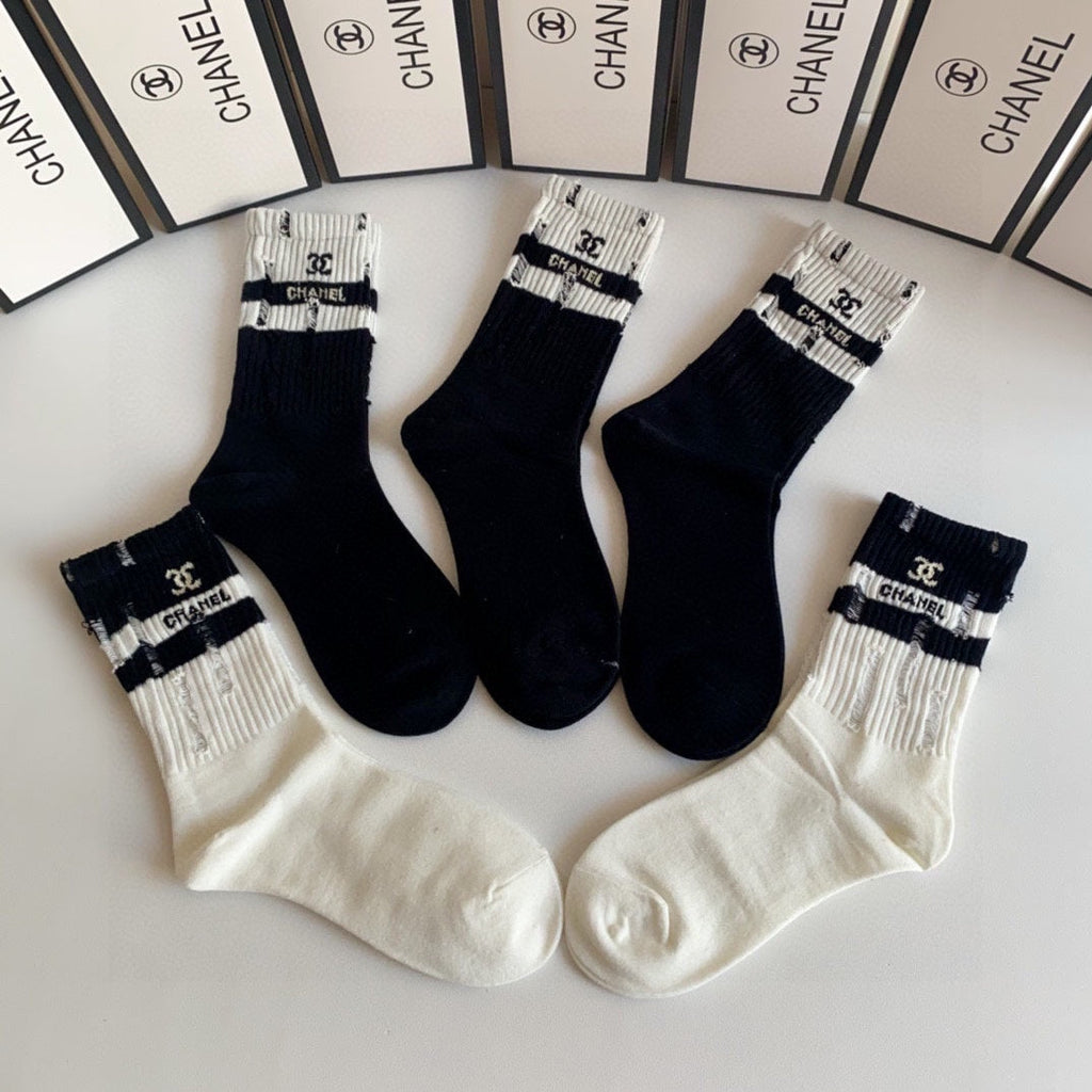 CHANEL CREW SOCKS 419054 (1 BOX )
