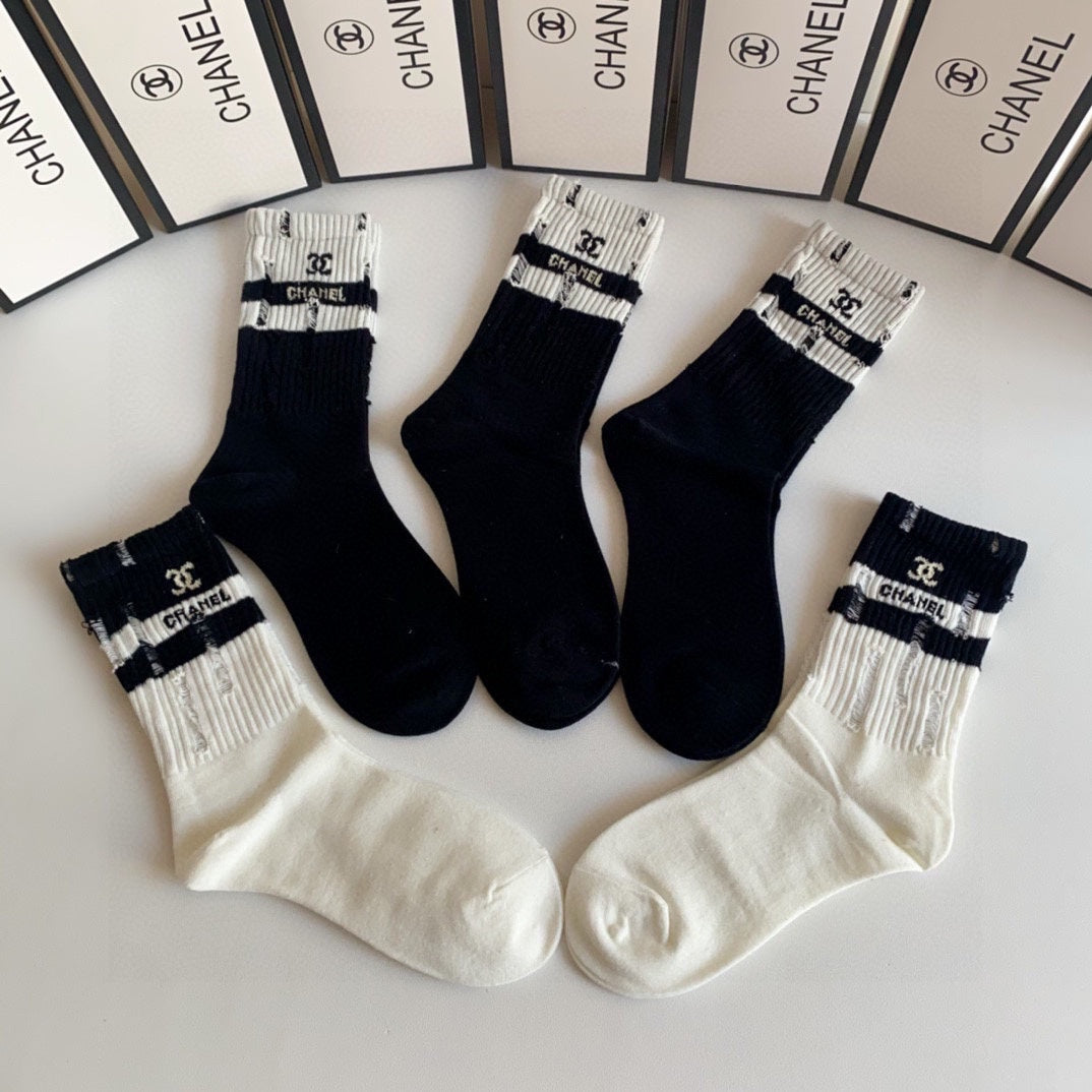 CHANEL CREW SOCKS 419054 (1 BOX )