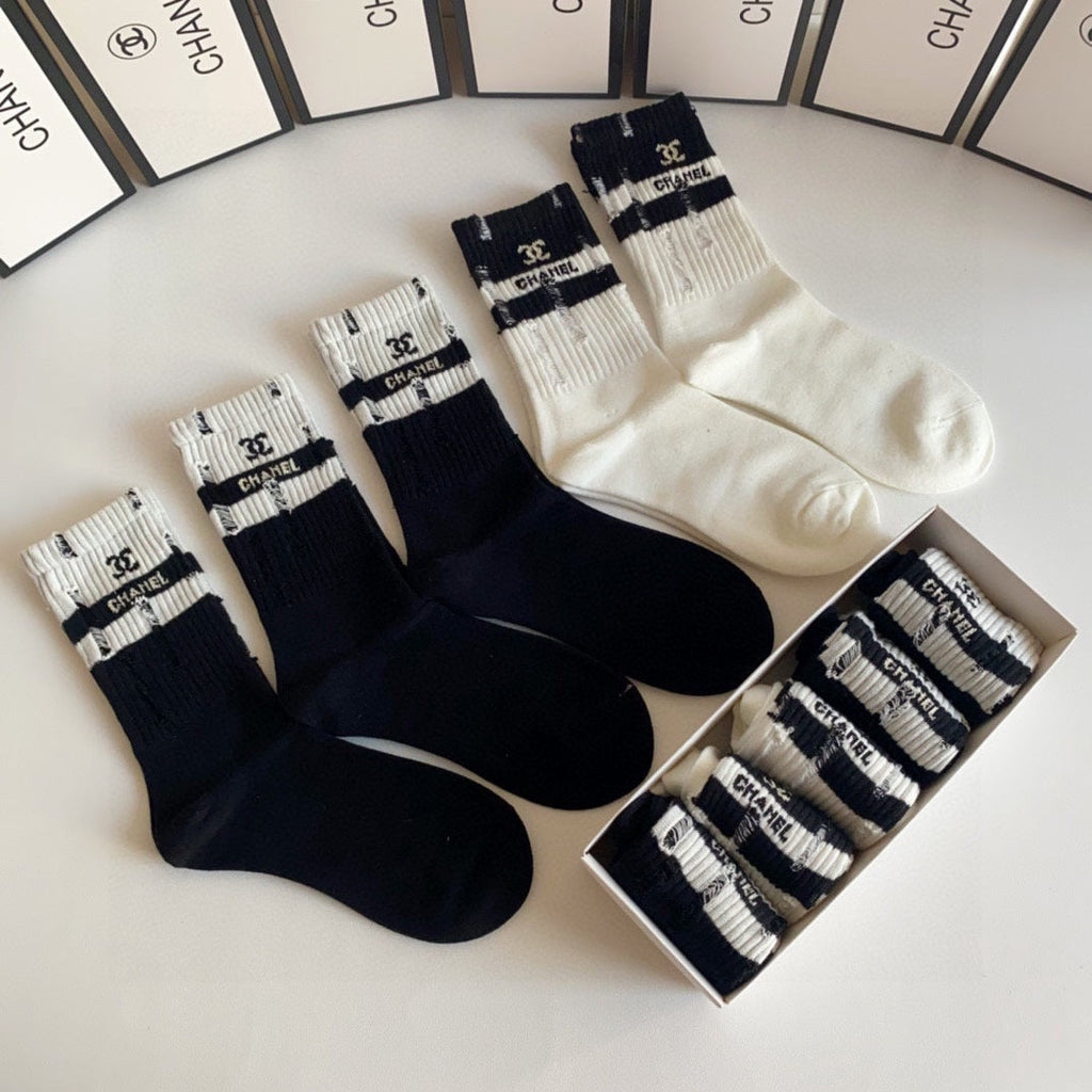CHANEL CREW SOCKS 419054 (1 BOX )