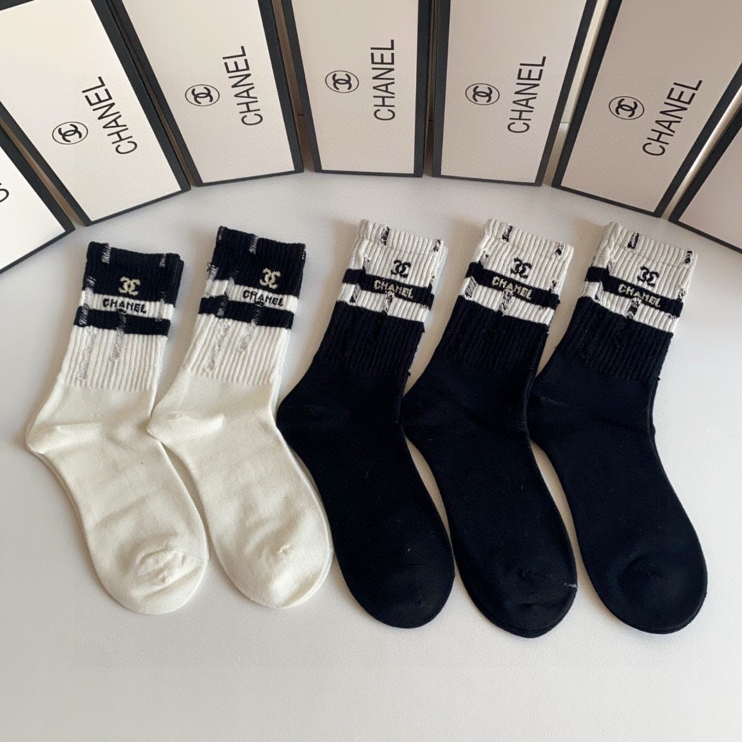 CHANEL CREW SOCKS 419054 (1 BOX )