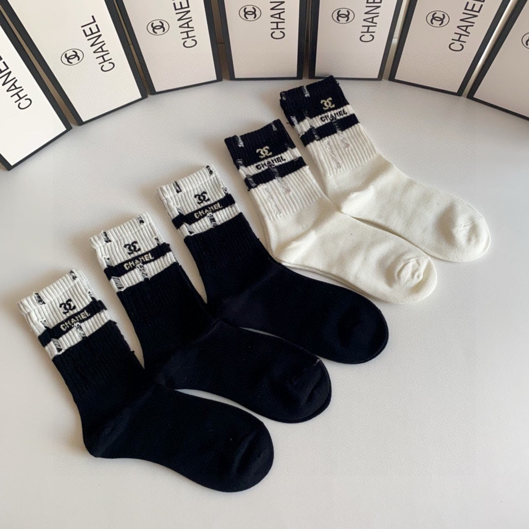 CHANEL CREW SOCKS 419054 (1 BOX )