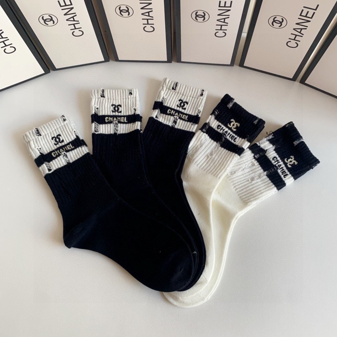 CHANEL CREW SOCKS 419054 (1 BOX )