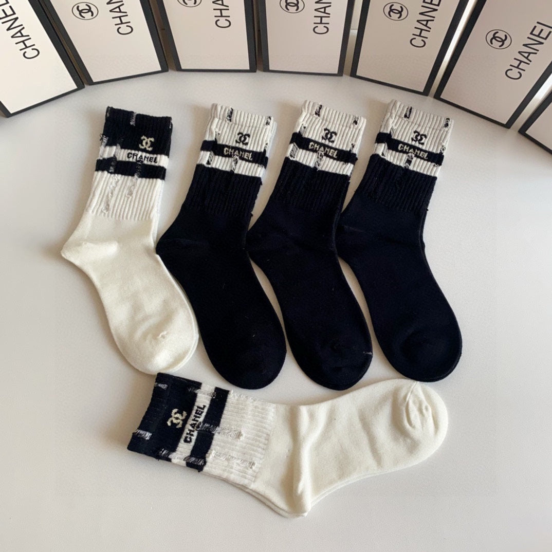 CHANEL CREW SOCKS 419054 (1 BOX )