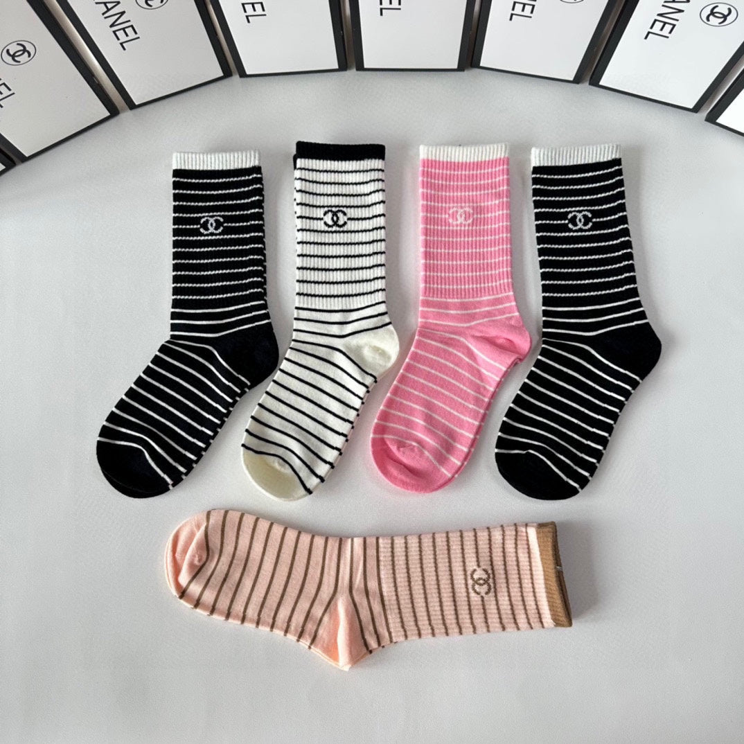 CHANEL CREW SOCKS 423808 (1 BOX)