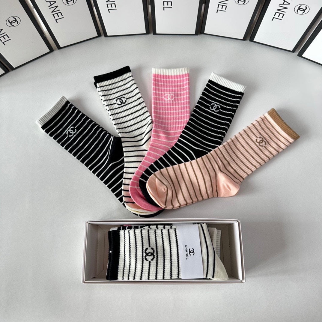 CHANEL CREW SOCKS 423808 (1 BOX)