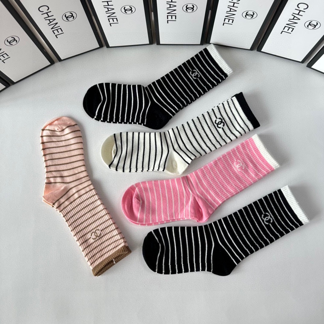 CHANEL CREW SOCKS 423808 (1 BOX)