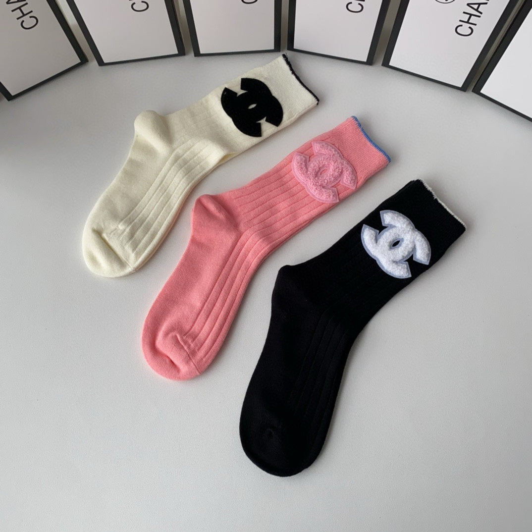 CHANEL CREW SOCKS 423778 (1 BOX)