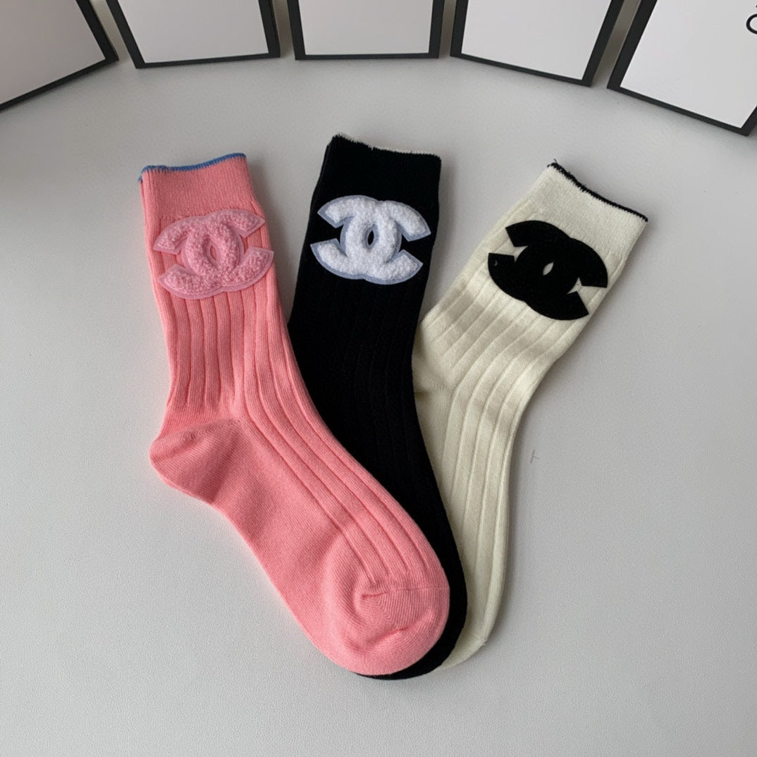 CHANEL CREW SOCKS 423778 (1 BOX)
